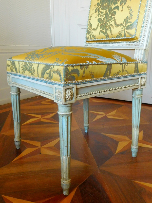 Pluvinet : mobilier de salon 4 pièces d'époque Louis XVI, damas de soie jaune - estampillé